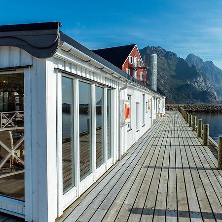 Fast Hotel Henningsvaer Exterior photo