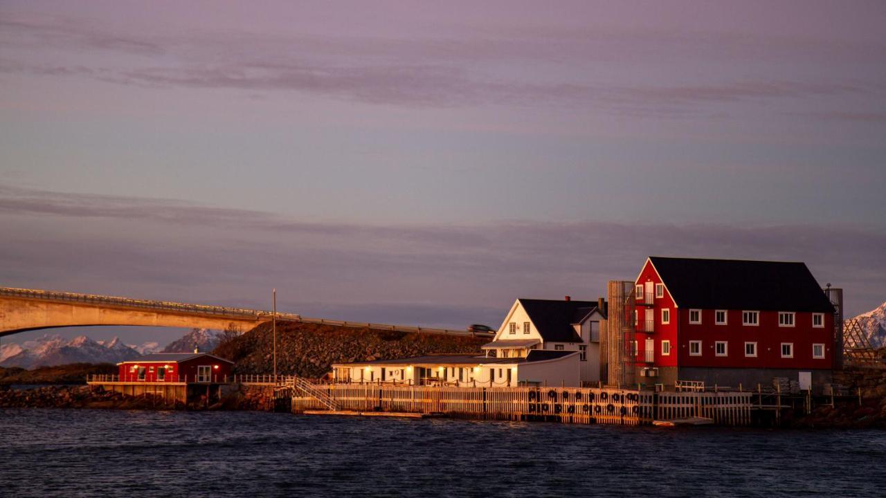 Fast Hotel Henningsvaer Exterior photo