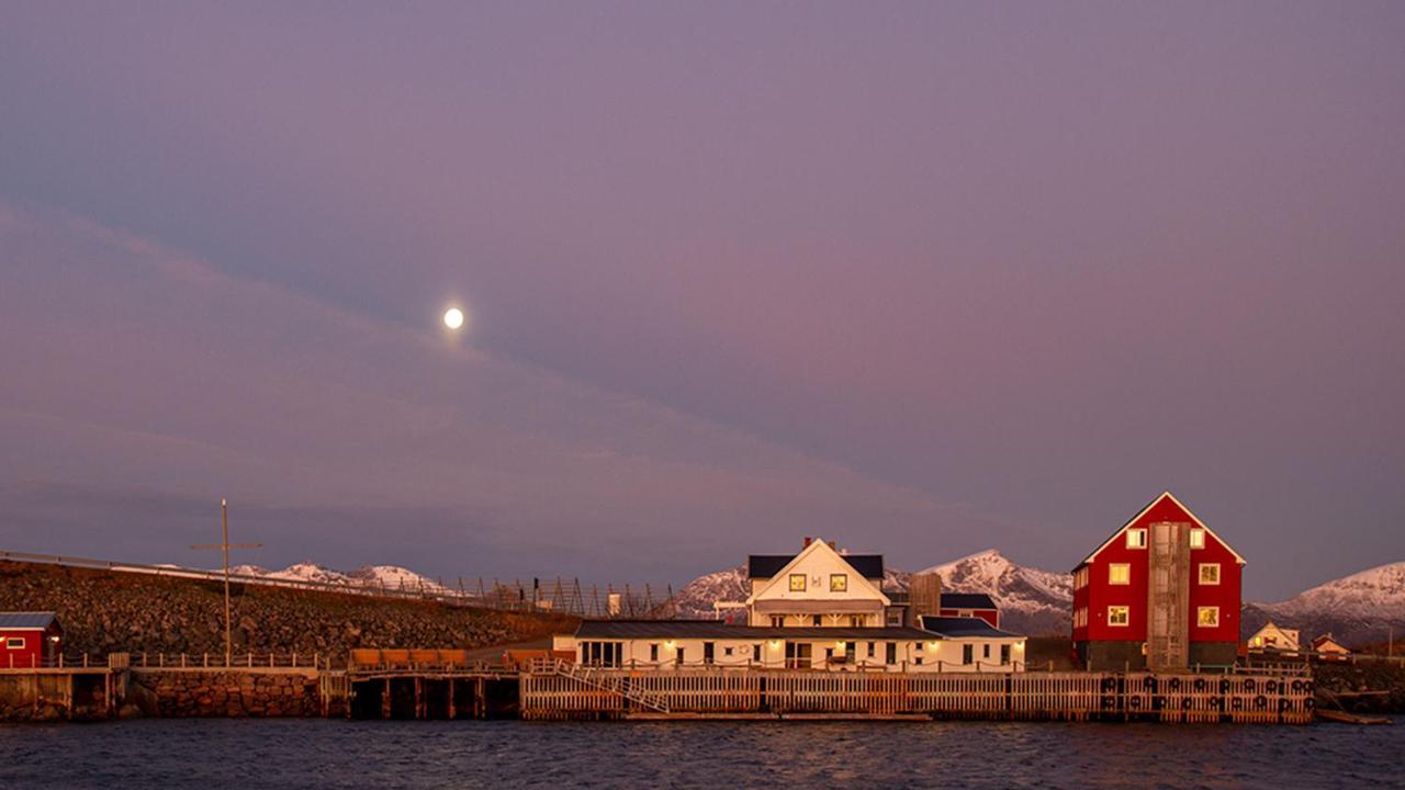 Fast Hotel Henningsvaer Exterior photo