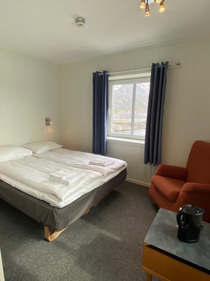 Fast Hotel Henningsvaer Exterior photo
