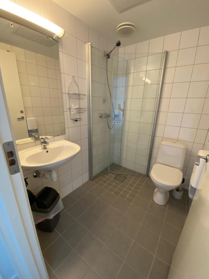 Fast Hotel Henningsvaer Exterior photo