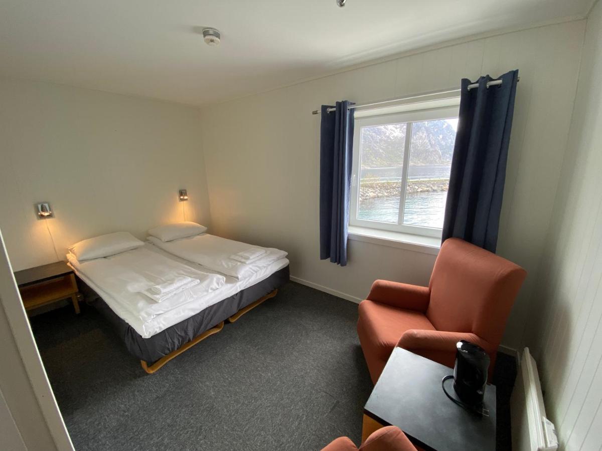 Fast Hotel Henningsvaer Exterior photo