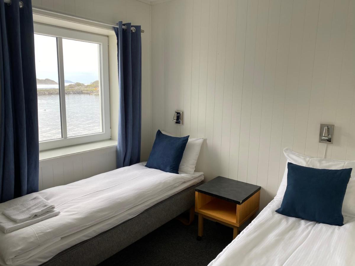 Fast Hotel Henningsvaer Exterior photo