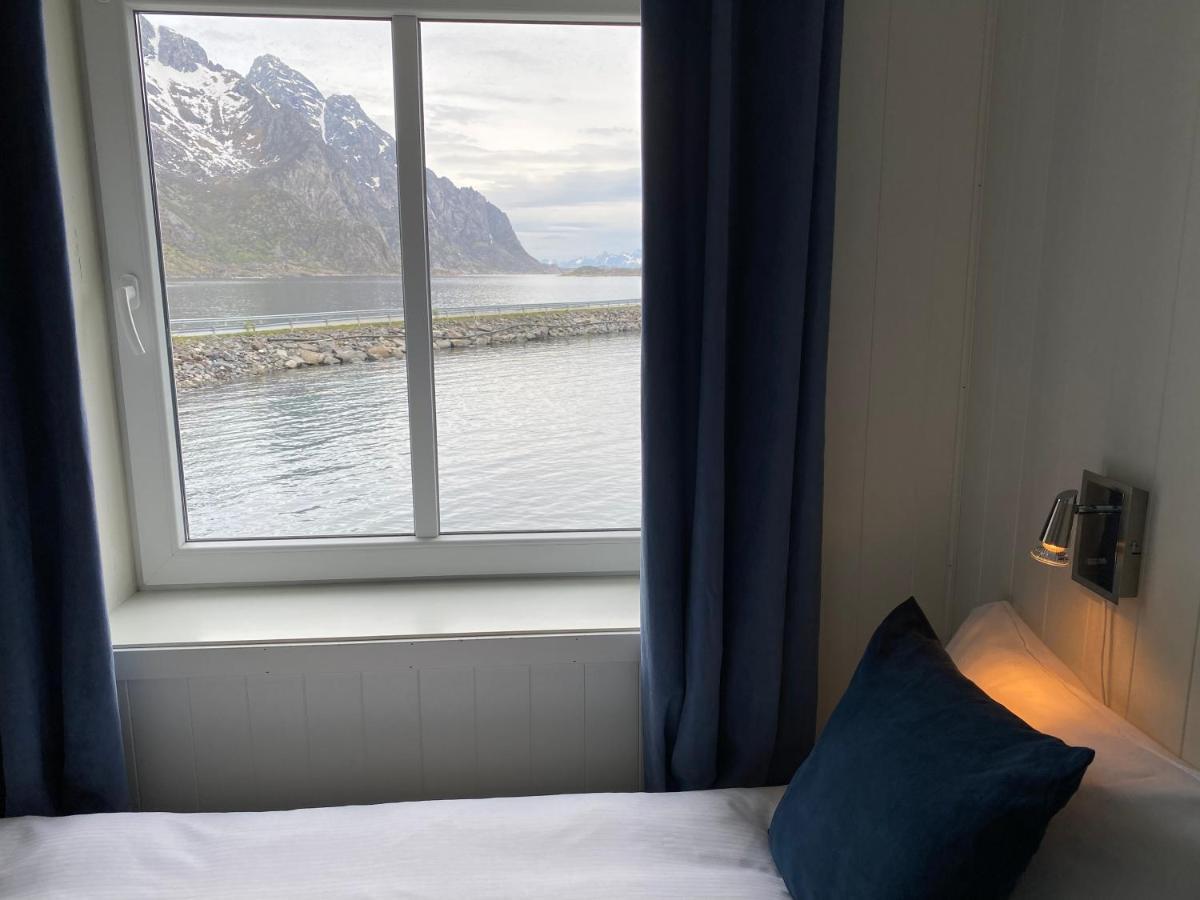 Fast Hotel Henningsvaer Exterior photo